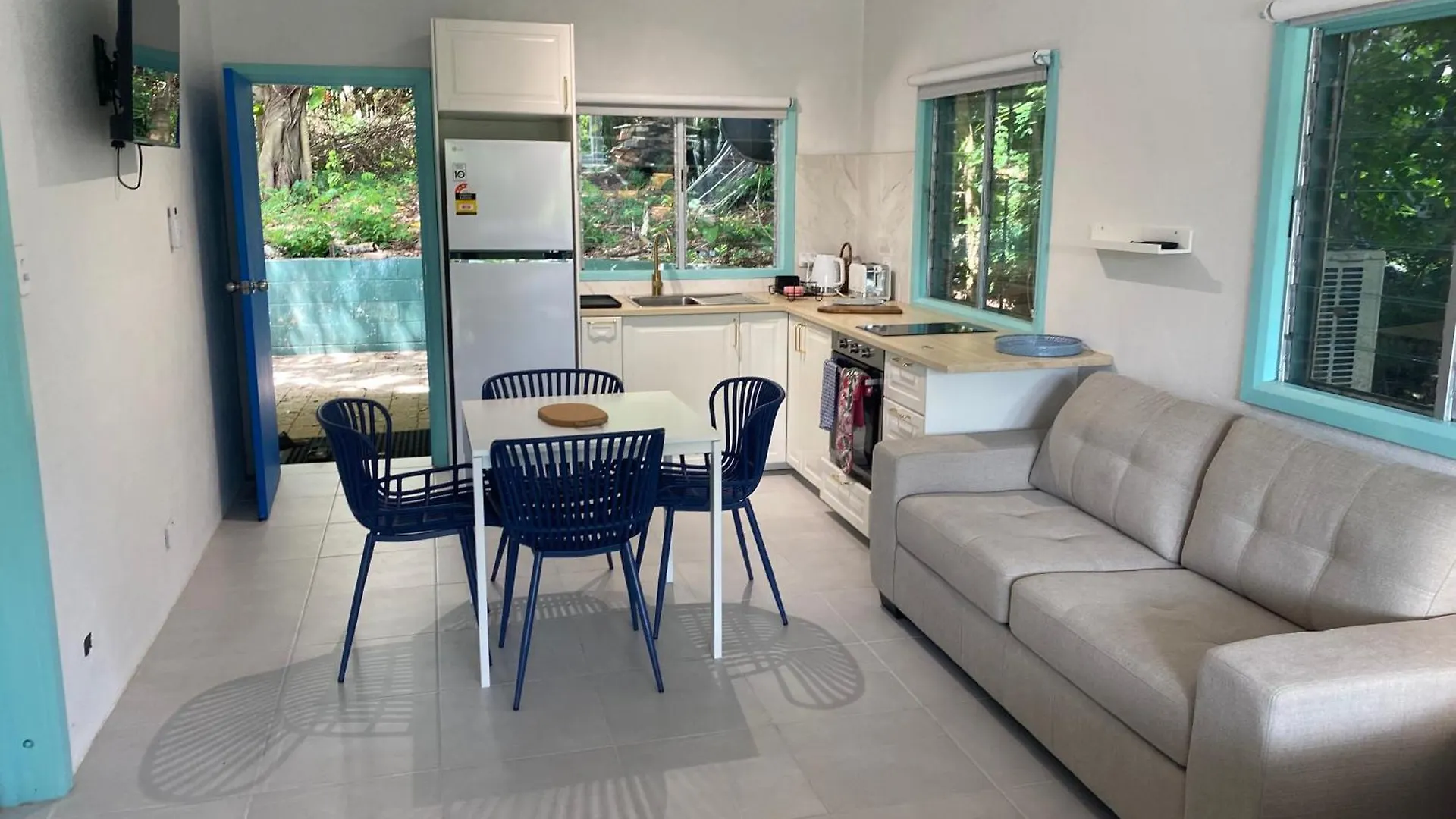 Self Contained Cozy Studio Near The Beach And Boat Club Yorkeys Knob Australien