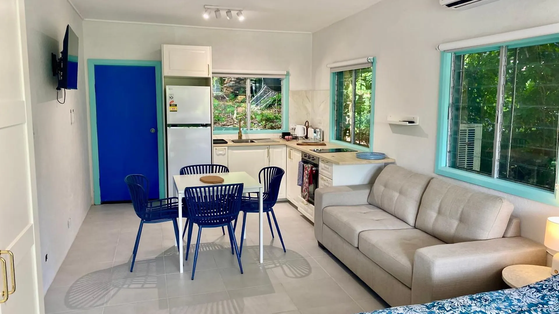 Self Contained Cozy Studio Near The Beach And Boat Club Yorkeys Knob 0*,  Australien